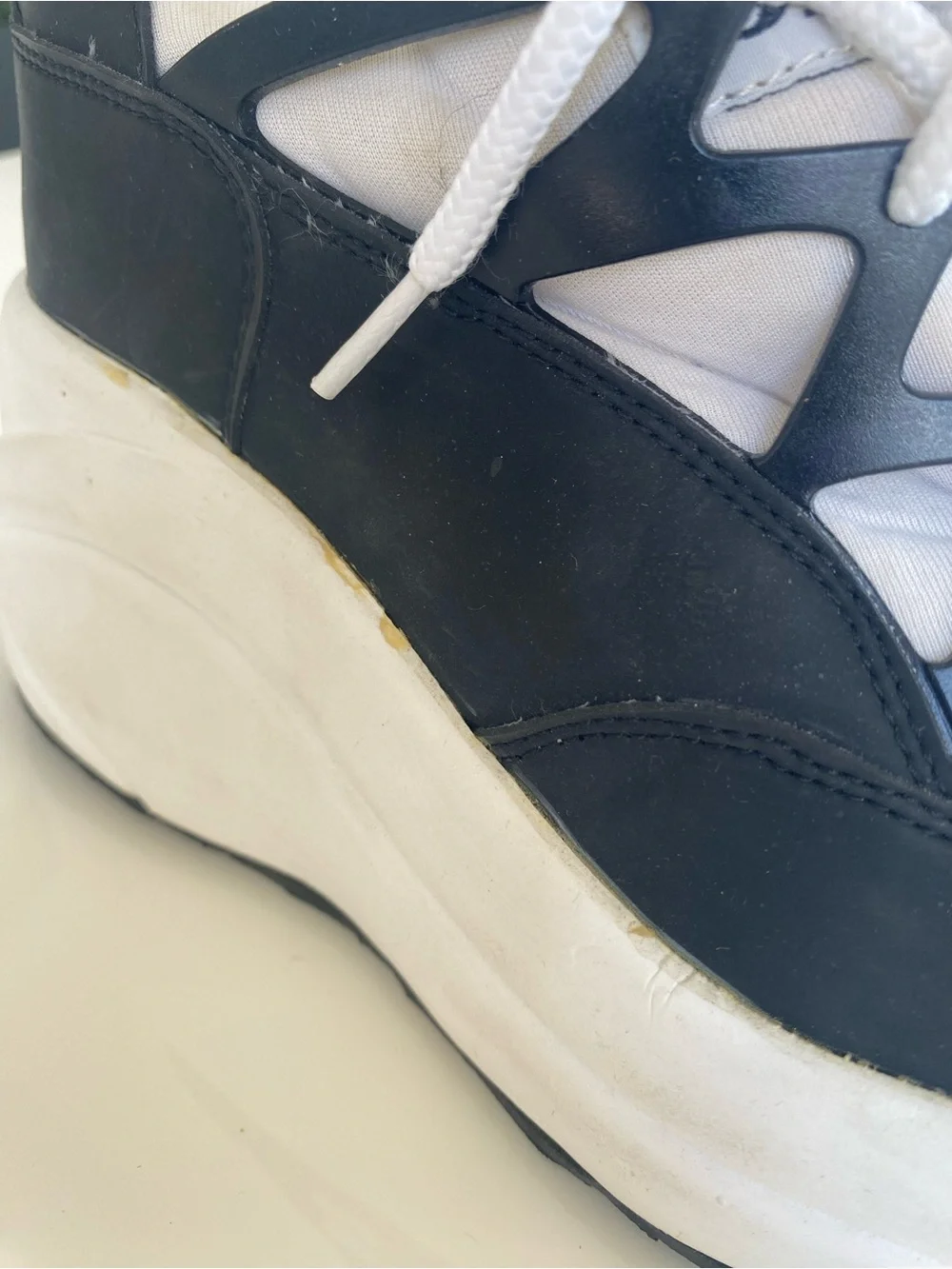 Rare Vintage Y2K Splash Platform Sneakers 8 Black & White
